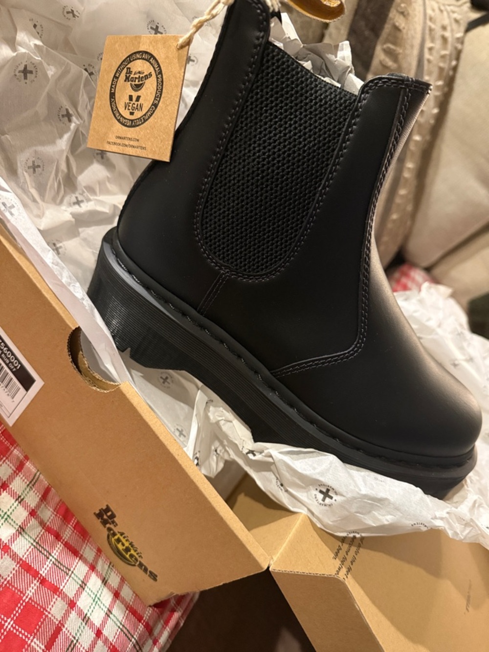 Dr. Martens 2976 Vegan Chelsea Boots